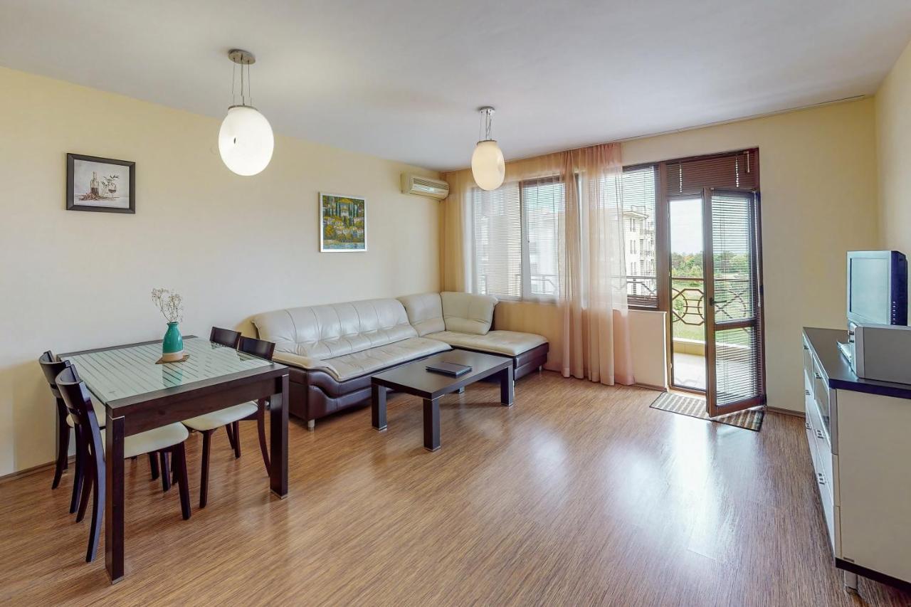 Lighthouse Luxe Estate Apart & Villas 발치크 외부 사진